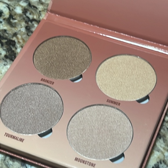 🌙💕Anastasia Beverly Hills Sundipped Highlighter - Picture 2 of 12